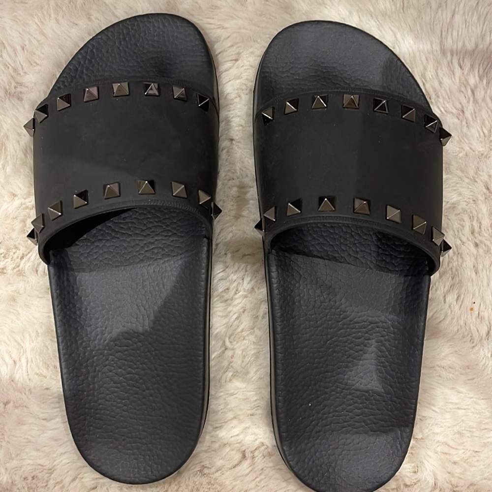 Valentino Garavani Rockstud Pool Slide Sandal, size 41. Never worn.